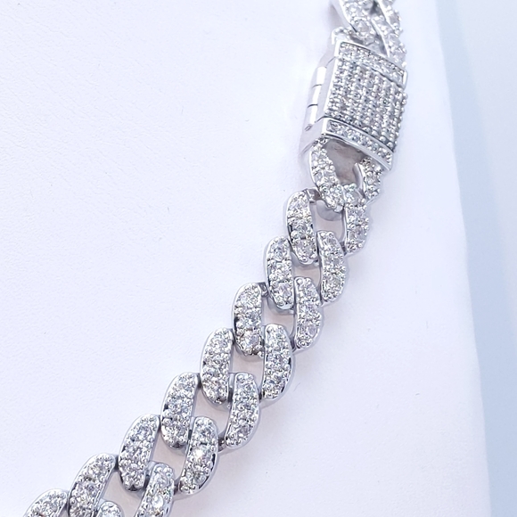 18" x 10mm Silver Finish Miami Cuban Chain - Picture 10 of 12